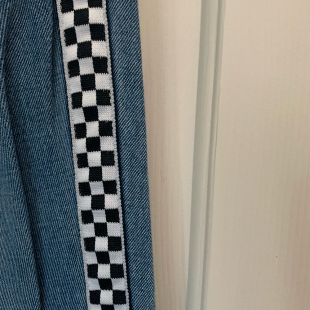 Checkerboard Lovers - Picture 2 of 3